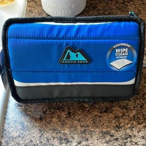 Arctic Zone 6 pack collapsable cooler bag. NWT